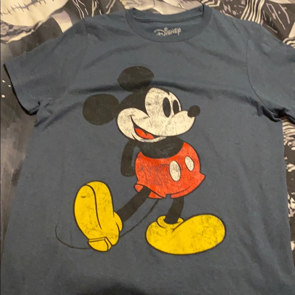 Mickey T-shirt. Size small